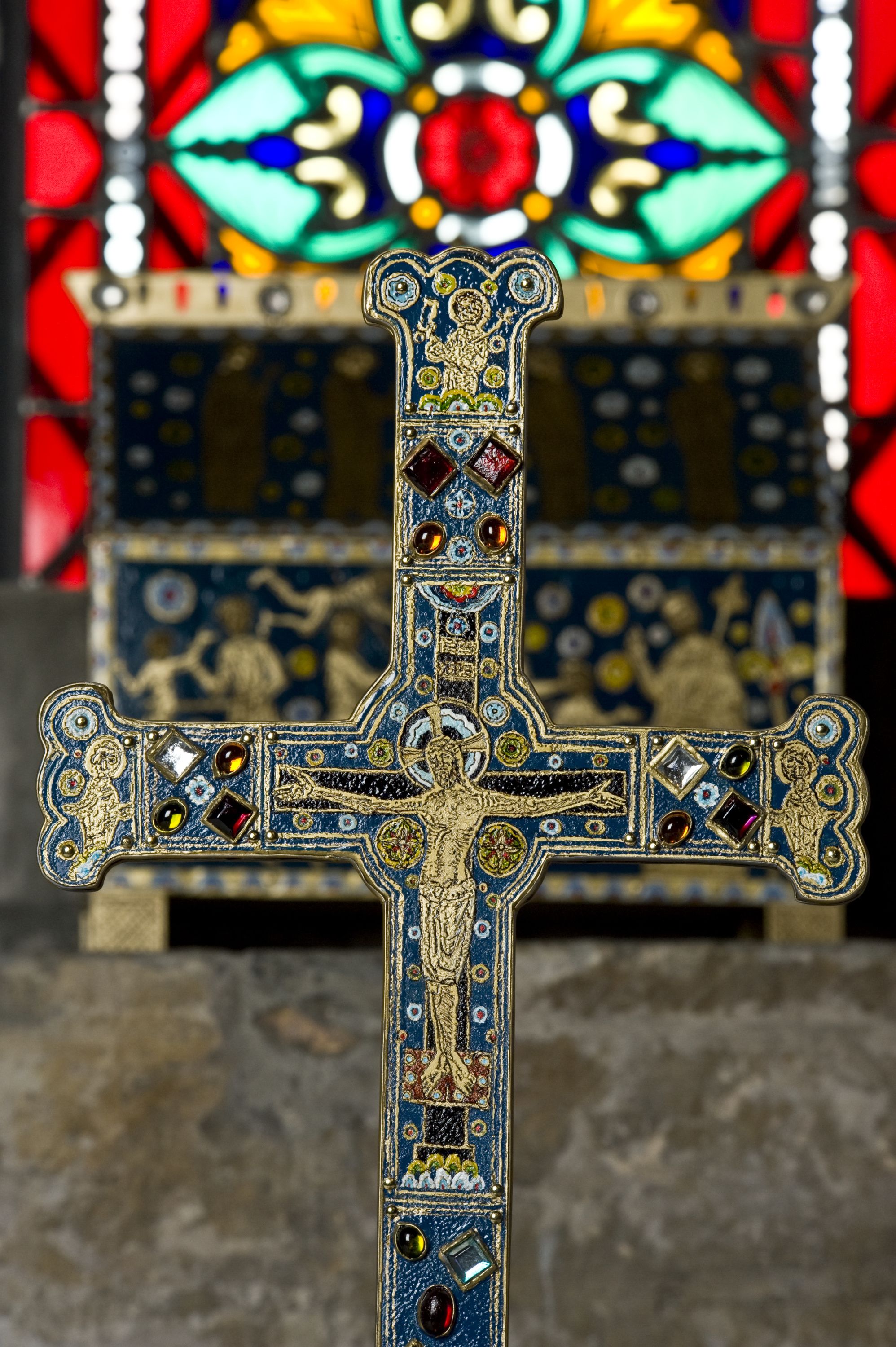 Image: Detail of the crucifix on the altar in the chapel of Dover Castle's Great Tower